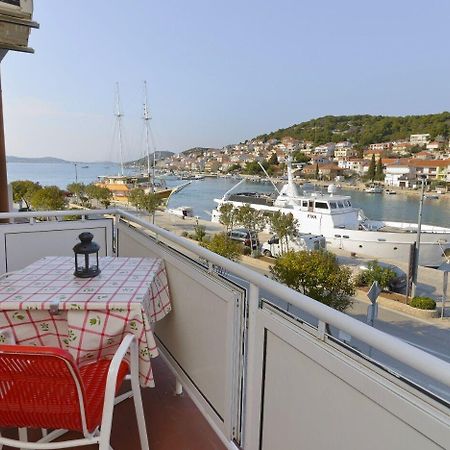 Apartments Ive - With Sea View Tisno Exteriör bild