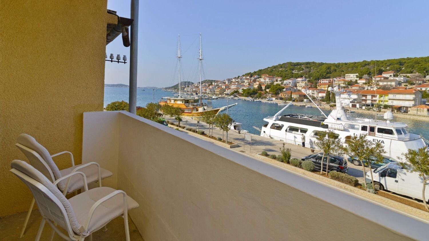 Apartments Ive - With Sea View Tisno Exteriör bild
